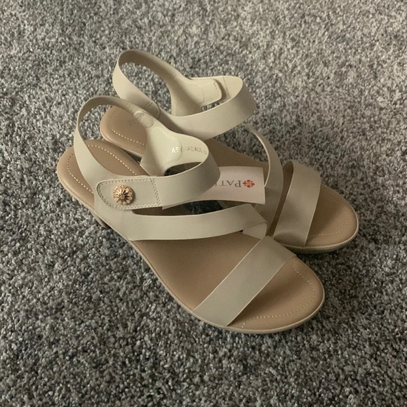 Patrizia Luca Shoes - Patrizia Luca by Spring Step Beige Heels NWT with Gold Accents Women’s 9.5 EU 41